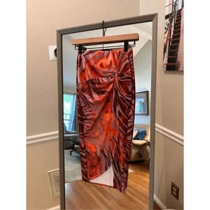Pretty Little‎ Things Size 2 Velvet Side Slit Skirt Velour
